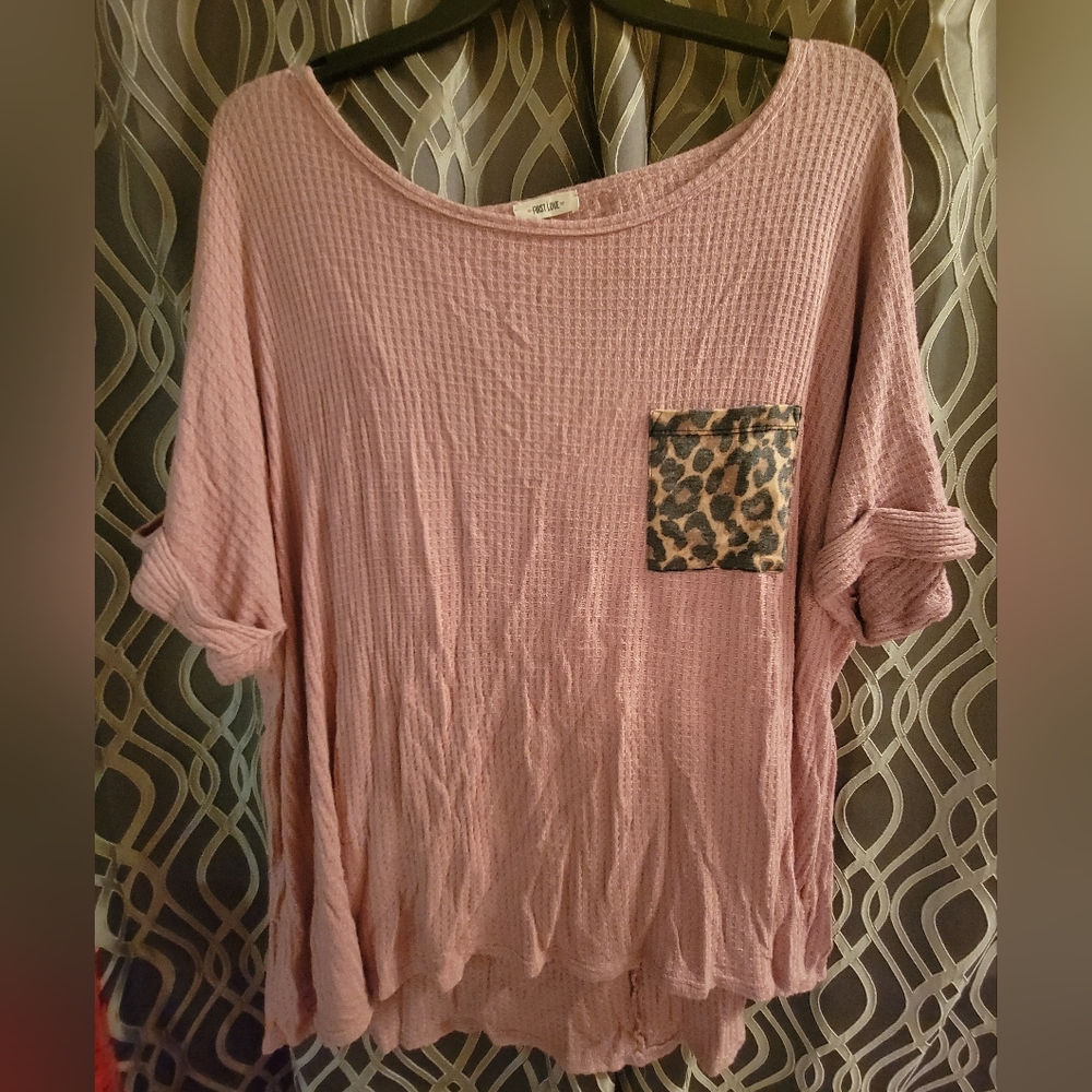 Waffle knit keyhole back top. Size 3X